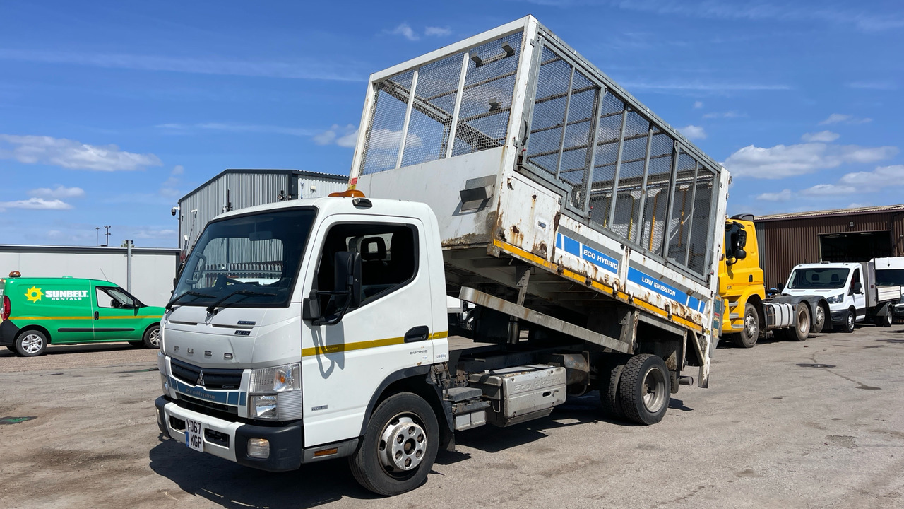 FUSO CANTER 7C15 - Billenőplatós teherautó: 2 kép. FUSO CANTER 7C15 - Billenőplatós teherautó: 2 kép.