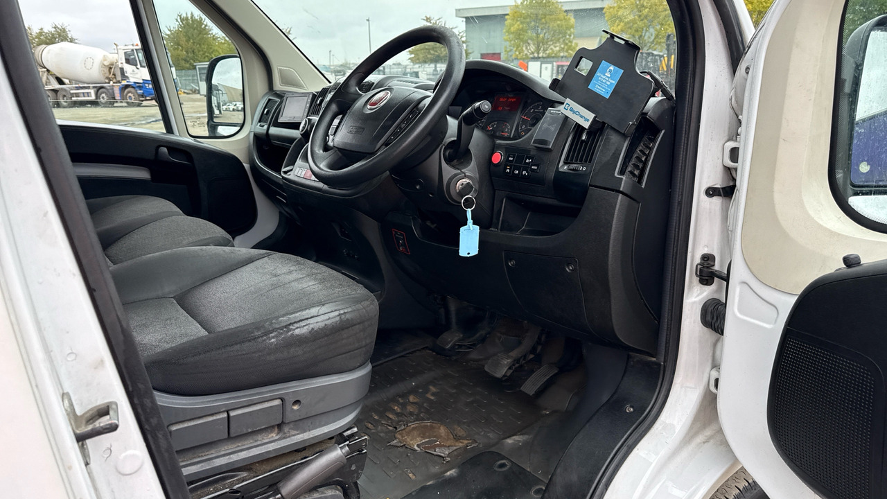 Fiat Ducato 35 2.3 Multijet 140PS - Platós kisteherautó: 5 kép. Fiat Ducato 35 2.3 Multijet 140PS - Platós kisteherautó: 5 kép.