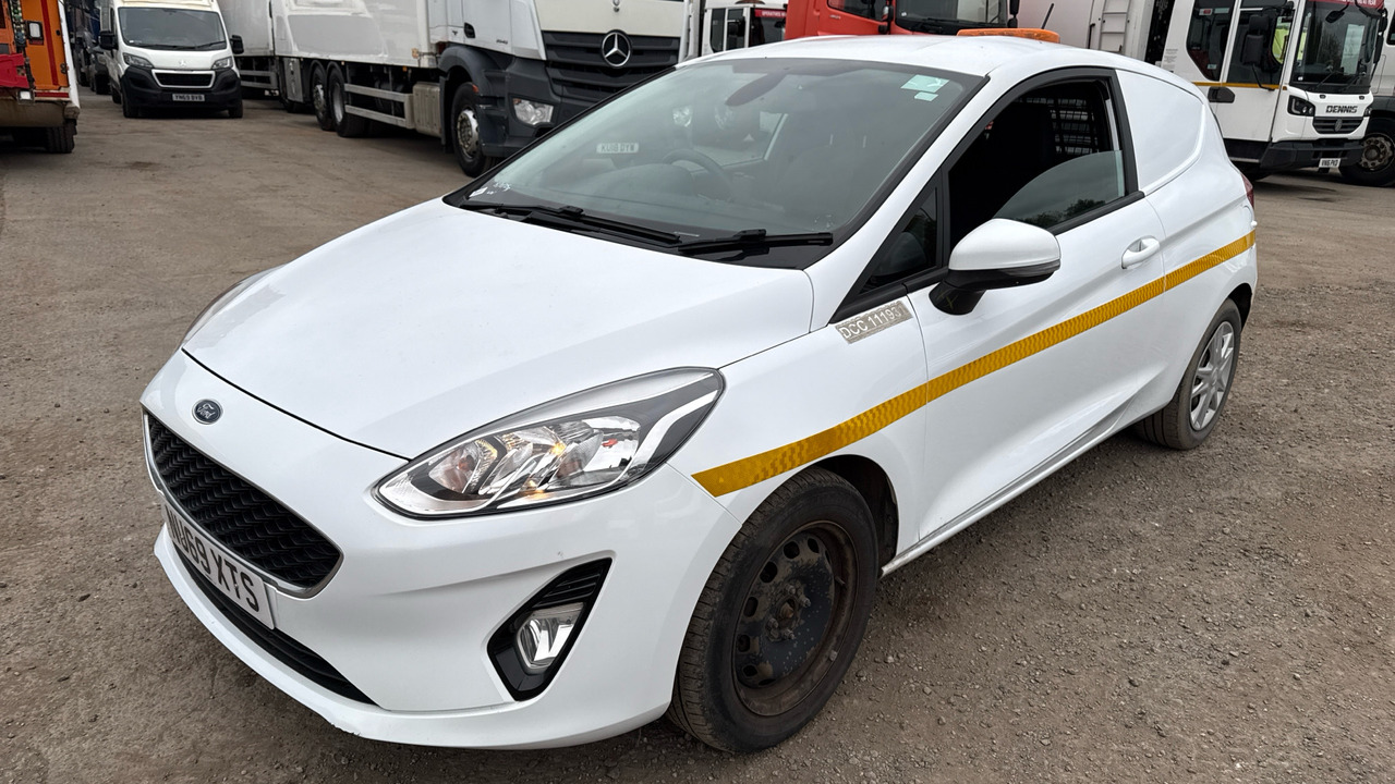 Ford Fiesta 1.5 TDCI - Autó: 2 kép. Ford Fiesta 1.5 TDCI - Autó: 2 kép.