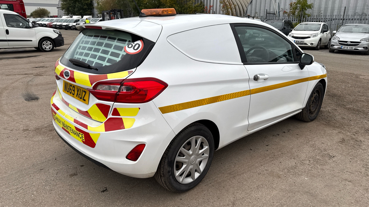 Ford Fiesta 1.5 TDCi - Autó: 4 kép. Ford Fiesta 1.5 TDCi - Autó: 4 kép.