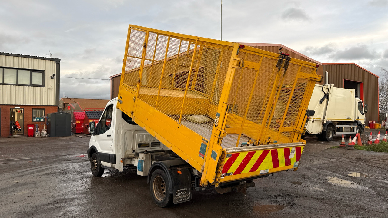 Ford Transit 350 2.0 TDCI 130PS - Billenőplatós kisteherautó: 3 kép. Ford Transit 350 2.0 TDCI 130PS - Billenőplatós kisteherautó: 3 kép.