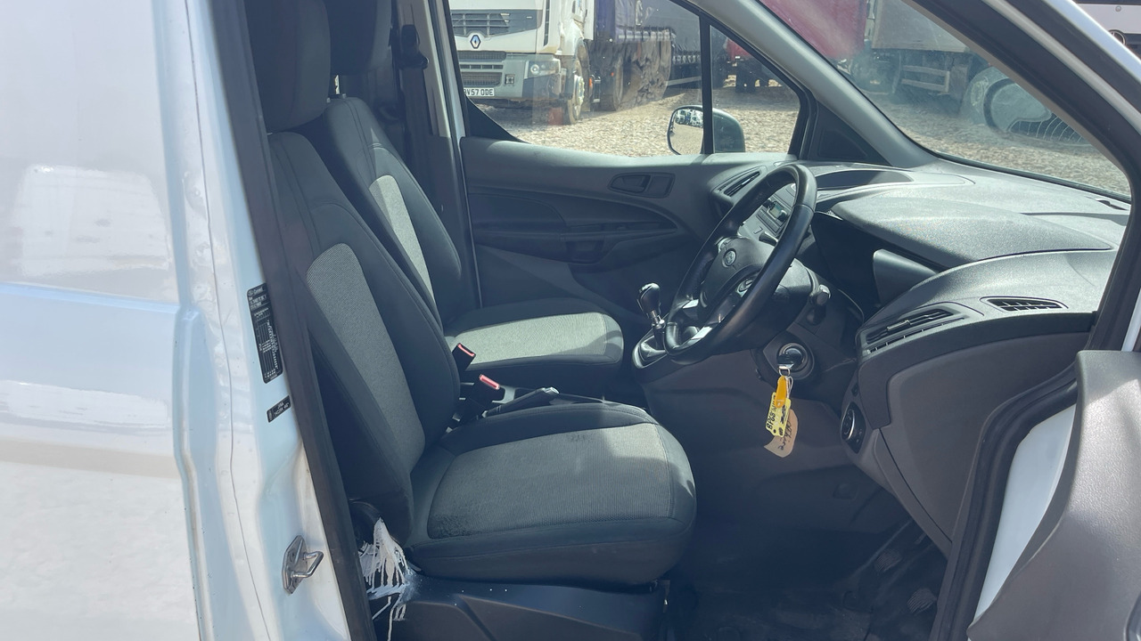 Ford Transit Connect 200 1.5 ECOBLUE 100PS - Kis furgon: 5 kép. Ford Transit Connect 200 1.5 ECOBLUE 100PS - Kis furgon: 5 kép.