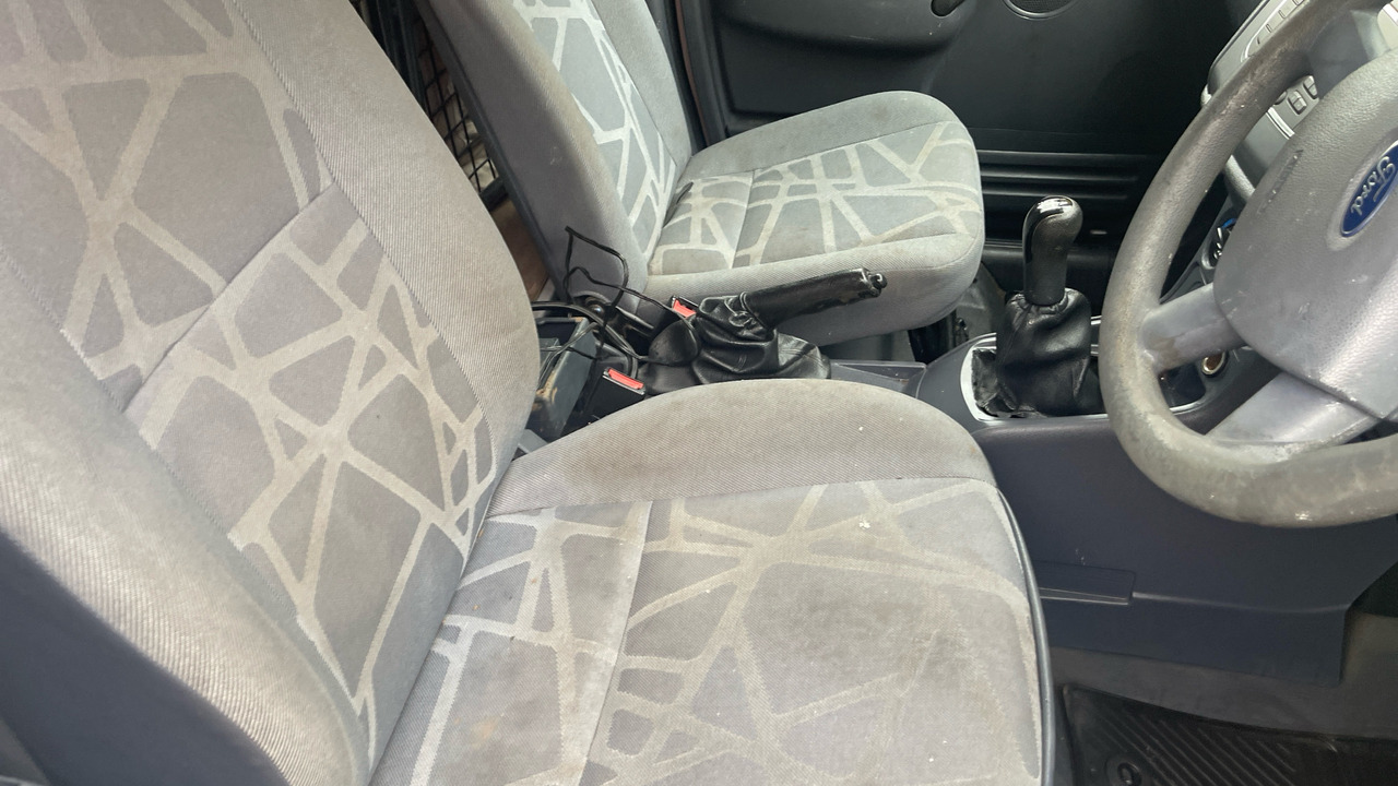 Ford Transit Connect T200 TDCi 75ps - Kis furgon: 5 kép. Ford Transit Connect T200 TDCi 75ps - Kis furgon: 5 kép.