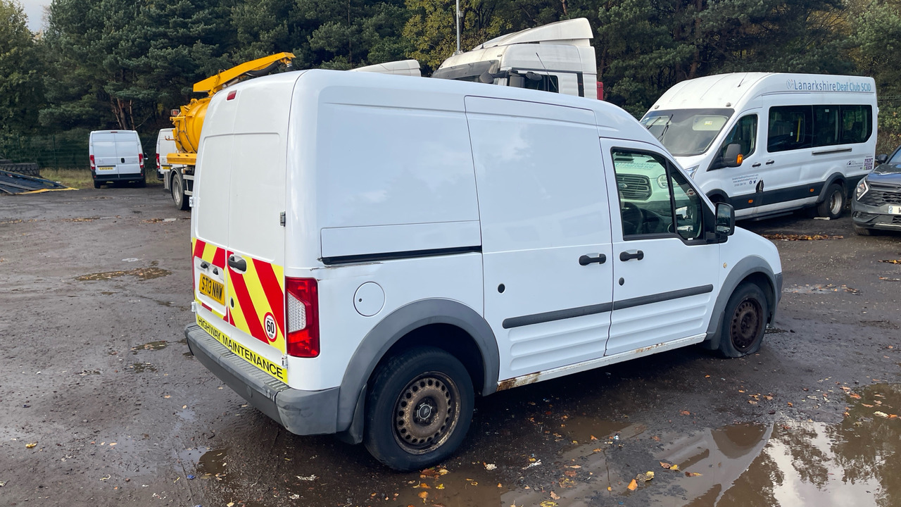 Ford Transit Connect T230 1.8 TDCi 90PS - Kis furgon: 4 kép. Ford Transit Connect T230 1.8 TDCi 90PS - Kis furgon: 4 kép.