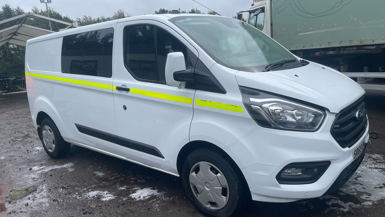 Ford Transit Custom 320 2.0 EcoBlue 130ps Trend - Duplakabinos kisteherautó: 1 kép. Ford Transit Custom 320 2.0 EcoBlue 130ps Trend - Duplakabinos kisteherautó: 1 kép.