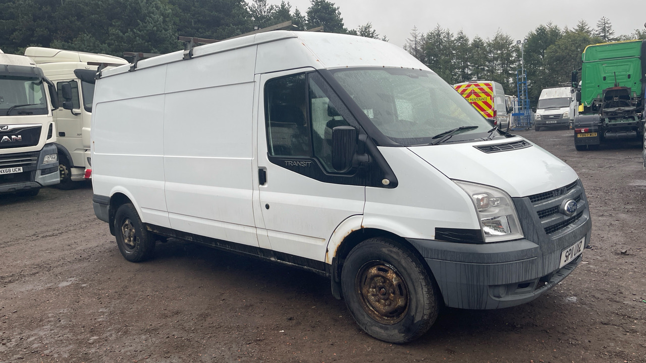 Ford Transit T350 2.2 TDCi 115ps - Duplakabinos kisteherautó: 1 kép. Ford Transit T350 2.2 TDCi 115ps - Duplakabinos kisteherautó: 1 kép.