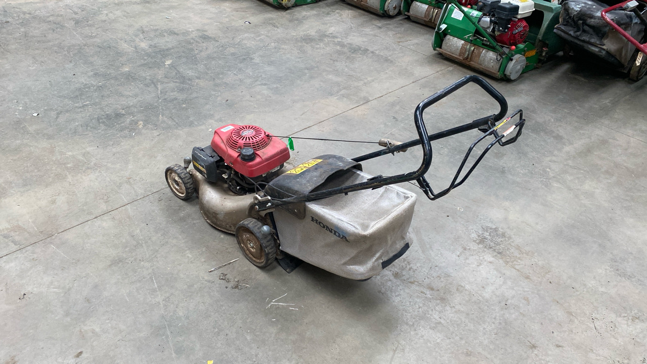 HONDA GCV 130 MOWER - Kerti fűkasza: 3 kép. HONDA GCV 130 MOWER - Kerti fűkasza: 3 kép.