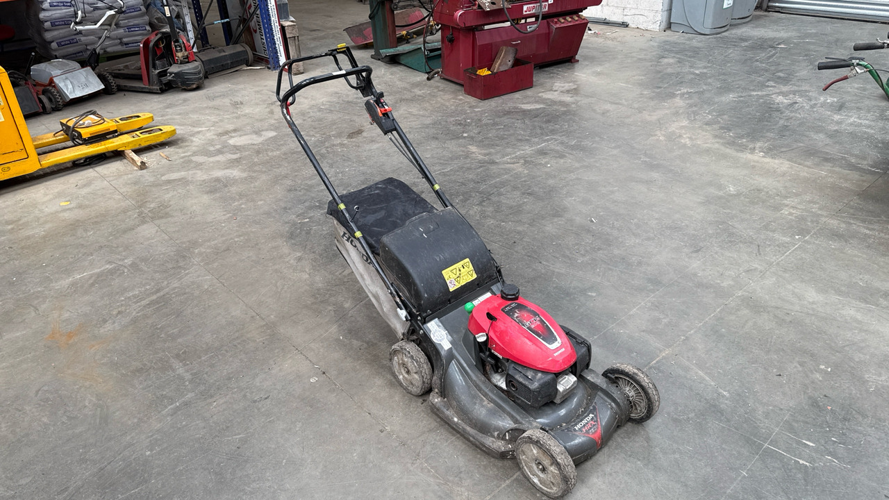 HONDA HRX537 C6HYEA - Kerti fűkasza: 4 kép. HONDA HRX537 C6HYEA - Kerti fűkasza: 4 kép.