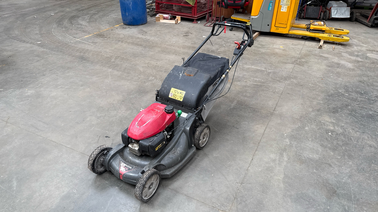 HONDA HRX537 C6HYEA - Kerti fűkasza: 2 kép. HONDA HRX537 C6HYEA - Kerti fűkasza: 2 kép.