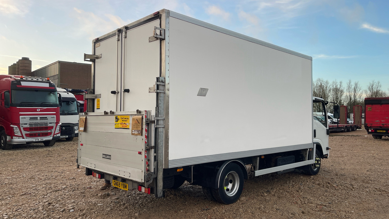 ISUZU N75 150 - Hűtős teherautó: 4 kép. ISUZU N75 150 - Hűtős teherautó: 4 kép.