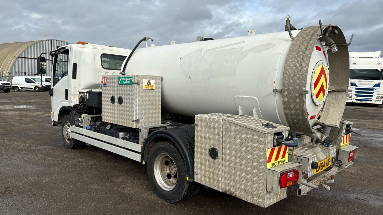 ISUZU N75 190 - Tartályos teherautó: 3 kép. ISUZU N75 190 - Tartályos teherautó: 3 kép.