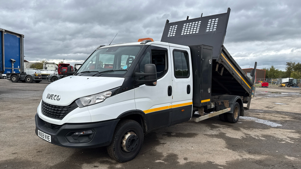 IVECO DAILY 65-180 - Billenőplatós teherautó: 2 kép. IVECO DAILY 65-180 - Billenőplatós teherautó: 2 kép.