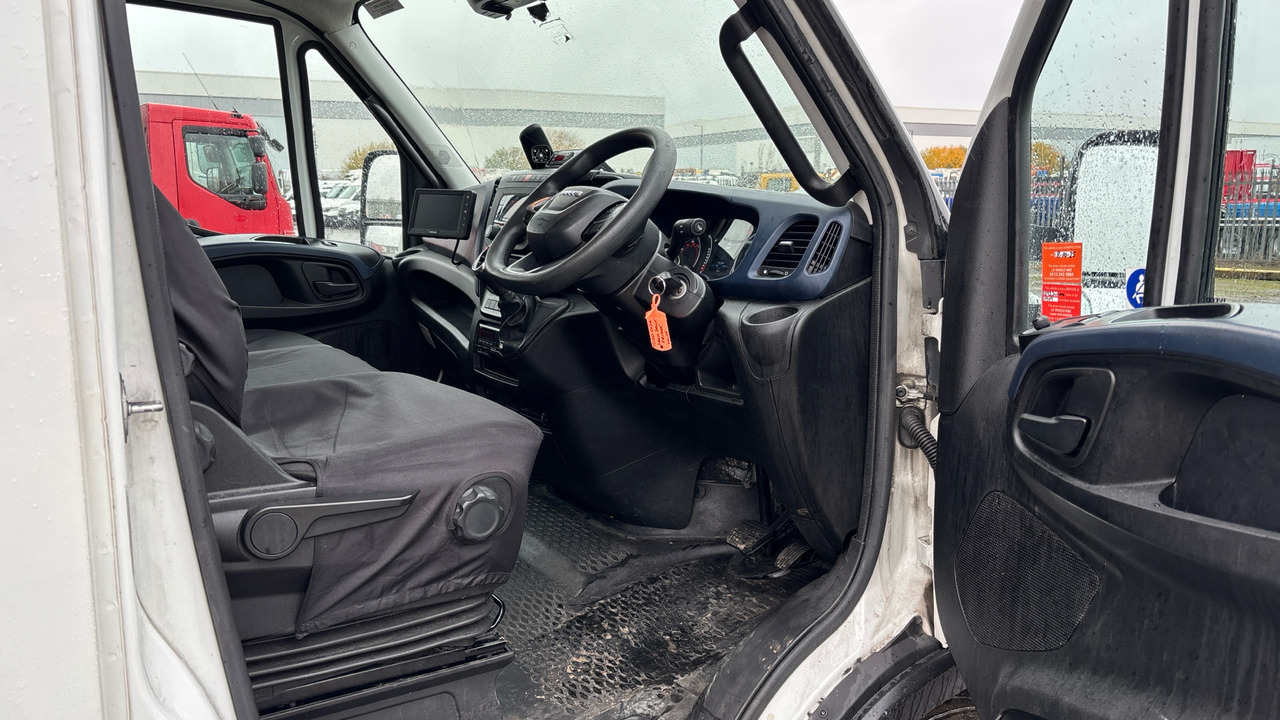 IVECO DAILY 72-180 - Hűtős teherautó: 5 kép. IVECO DAILY 72-180 - Hűtős teherautó: 5 kép.