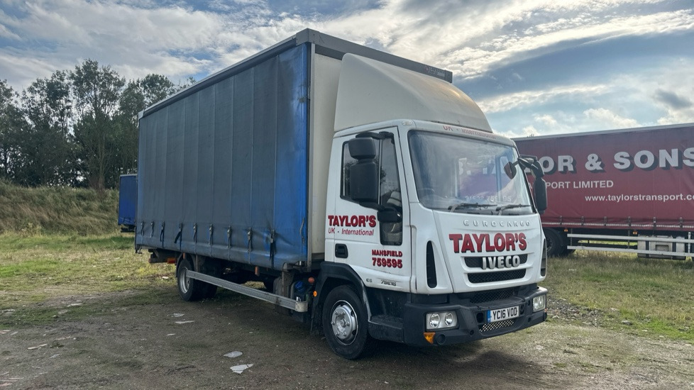 IVECO EUROCARGO  75E16 - Ponyvás teherautó: 1 kép. IVECO EUROCARGO  75E16 - Ponyvás teherautó: 1 kép.