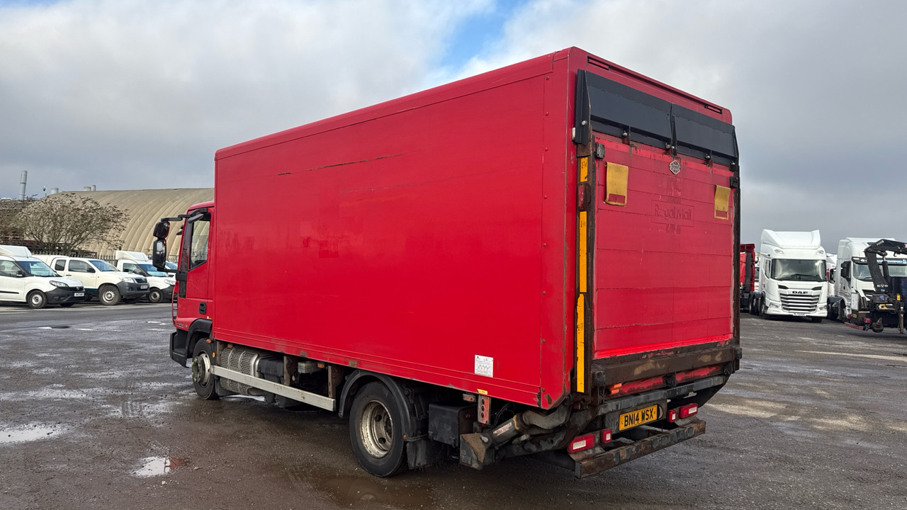 IVECO EUROCARGO 75e16 - Dobozos felépítményű teherautó: 3 kép. IVECO EUROCARGO 75e16 - Dobozos felépítményű teherautó: 3 kép.
