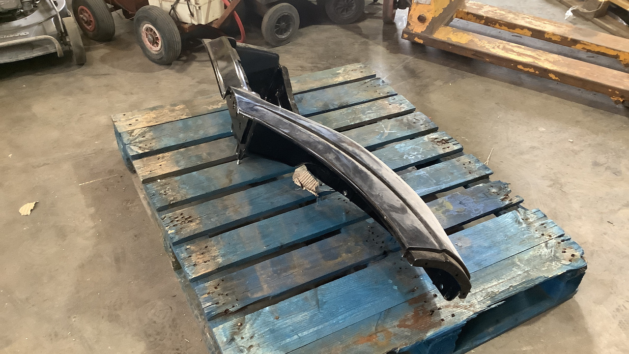 IVECO WHEEL ARCH & STEP - Építőipari berendezések: 2 kép. IVECO WHEEL ARCH & STEP - Építőipari berendezések: 2 kép.