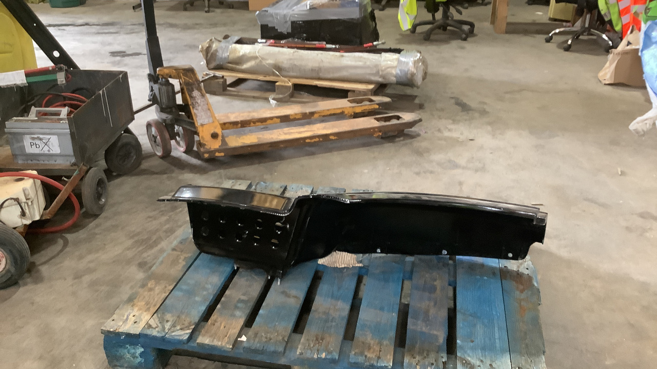 IVECO WHEEL ARCH & STEP - Építőipari berendezések: 3 kép. IVECO WHEEL ARCH & STEP - Építőipari berendezések: 3 kép.