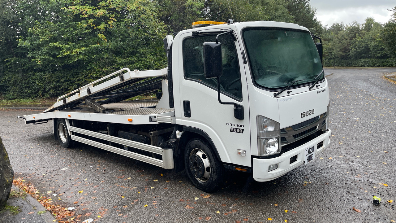 Isuzu N75 190 - Autószállító teherautó: 1 kép. Isuzu N75 190 - Autószállító teherautó: 1 kép.