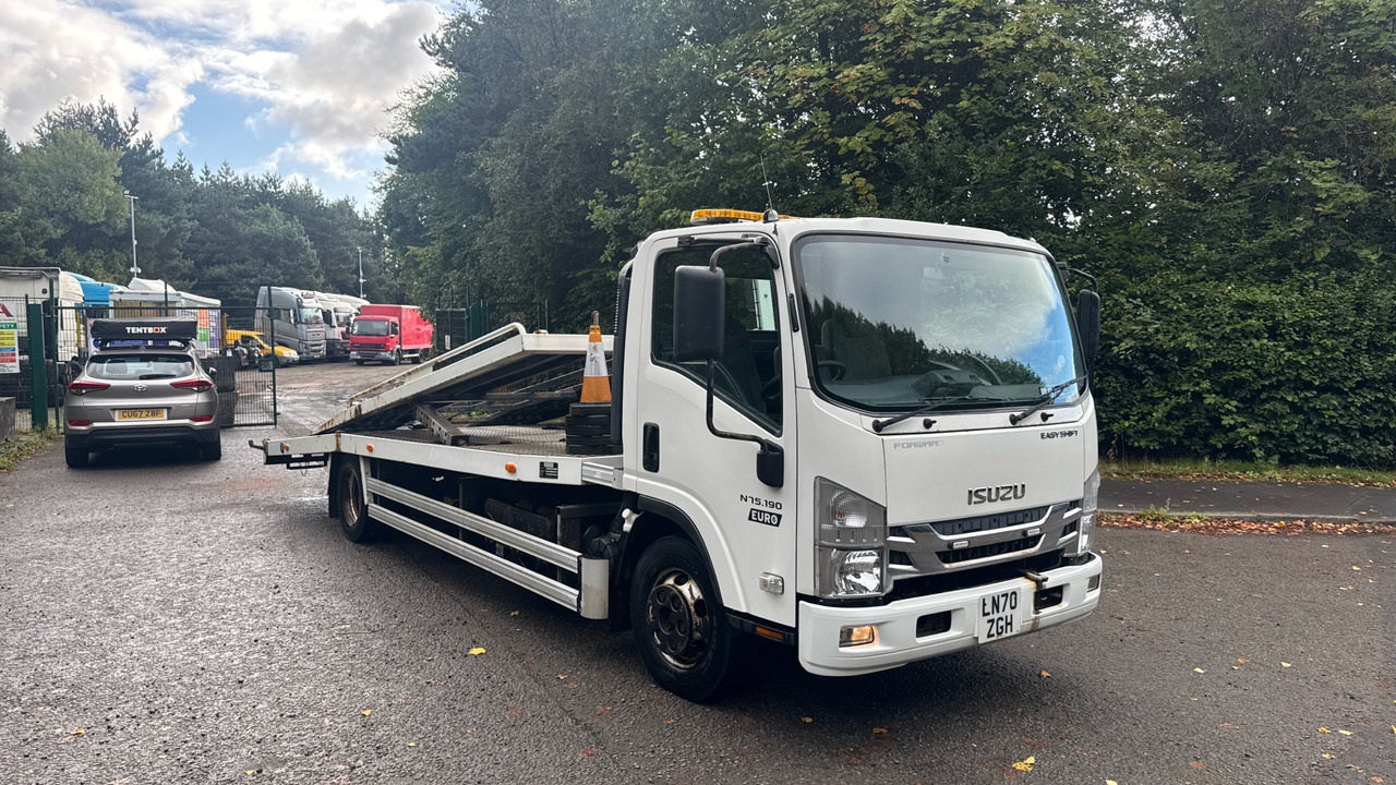 Isuzu N75 190 - Autószállító teherautó: 1 kép. Isuzu N75 190 - Autószállító teherautó: 1 kép.