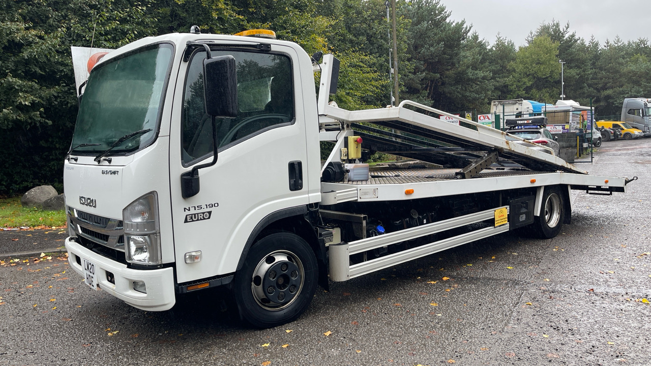 Isuzu N75 190 - Autószállító teherautó: 2 kép. Isuzu N75 190 - Autószállító teherautó: 2 kép.