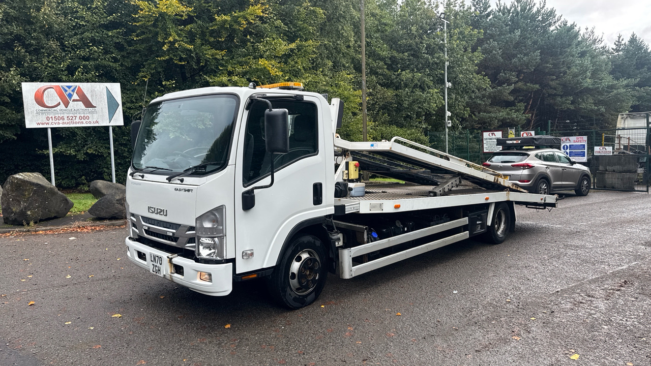 Isuzu N75 190 - Autószállító teherautó: 2 kép. Isuzu N75 190 - Autószállító teherautó: 2 kép.
