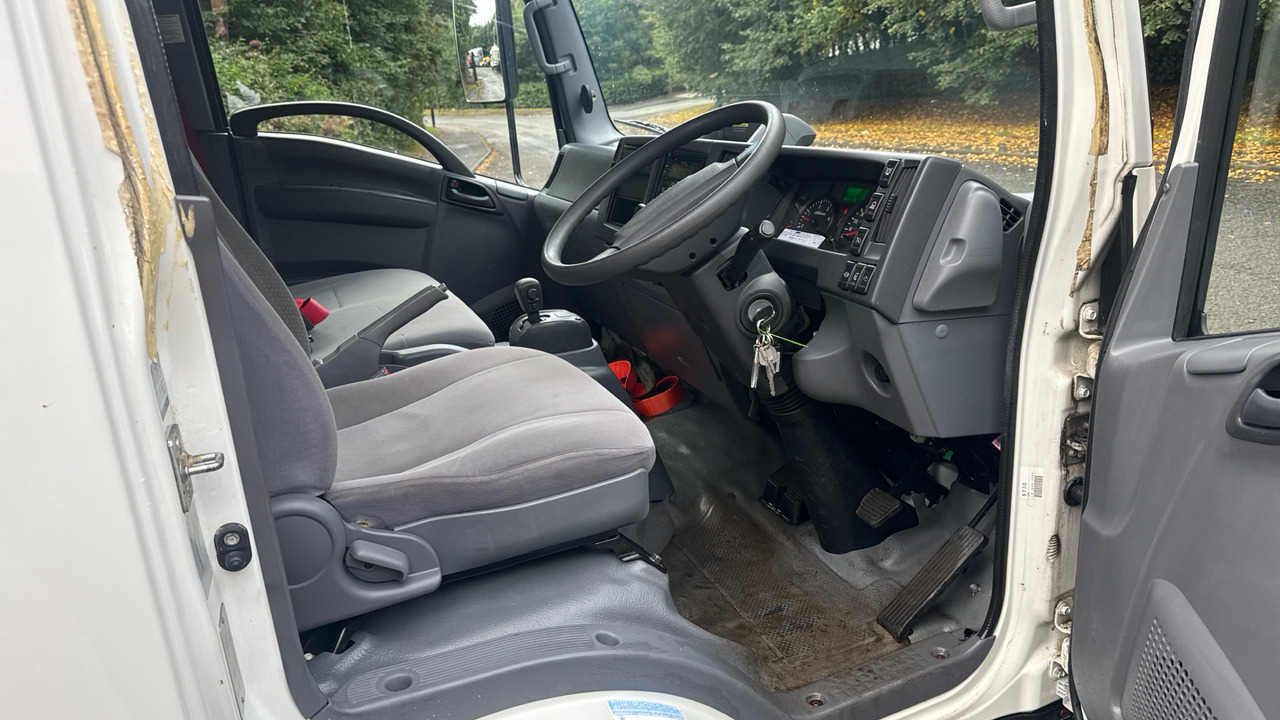 Isuzu N75 190 - Autószállító teherautó: 5 kép. Isuzu N75 190 - Autószállító teherautó: 5 kép.