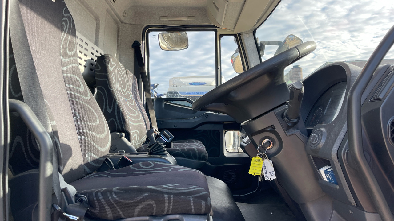 Iveco Eurocargo 180E25 - Dobozos felépítményű teherautó: 5 kép. Iveco Eurocargo 180E25 - Dobozos felépítményű teherautó: 5 kép.