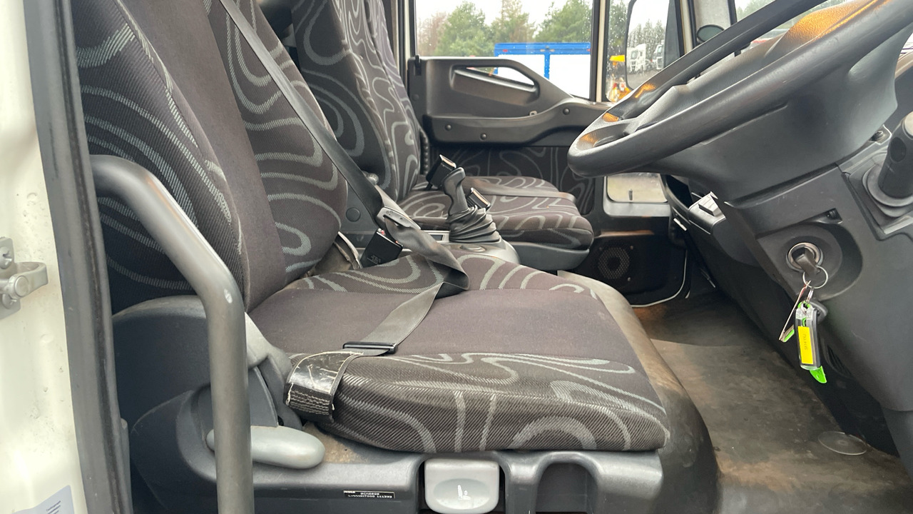 Iveco Eurocargo 75-160 - Platós teherautó: 5 kép. Iveco Eurocargo 75-160 - Platós teherautó: 5 kép.