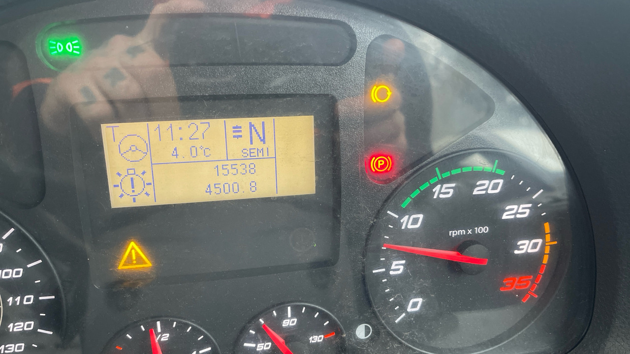 Platós teherautó Iveco Eurocargo 75-160: 17 kép. Platós teherautó Iveco Eurocargo 75-160: 17 kép.