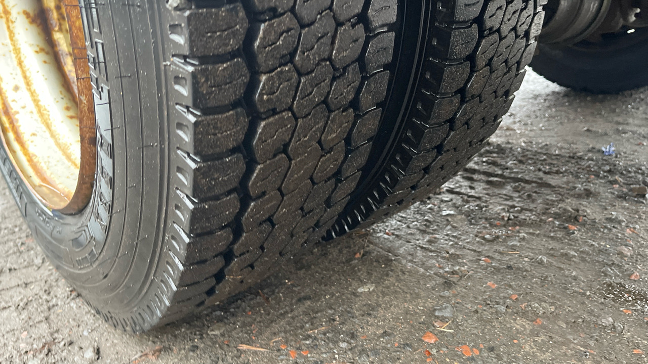 Platós teherautó Iveco Eurocargo 75-160: 15 kép. Platós teherautó Iveco Eurocargo 75-160: 15 kép.