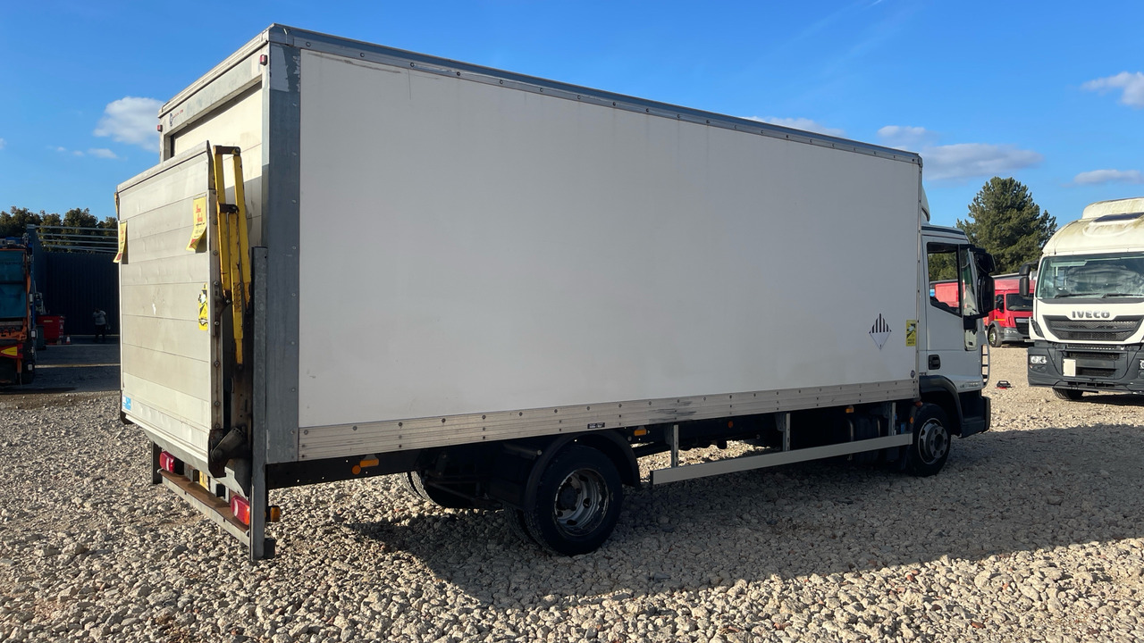 Iveco Eurocargo 75E16 - Dobozos felépítményű teherautó: 4 kép. Iveco Eurocargo 75E16 - Dobozos felépítményű teherautó: 4 kép.