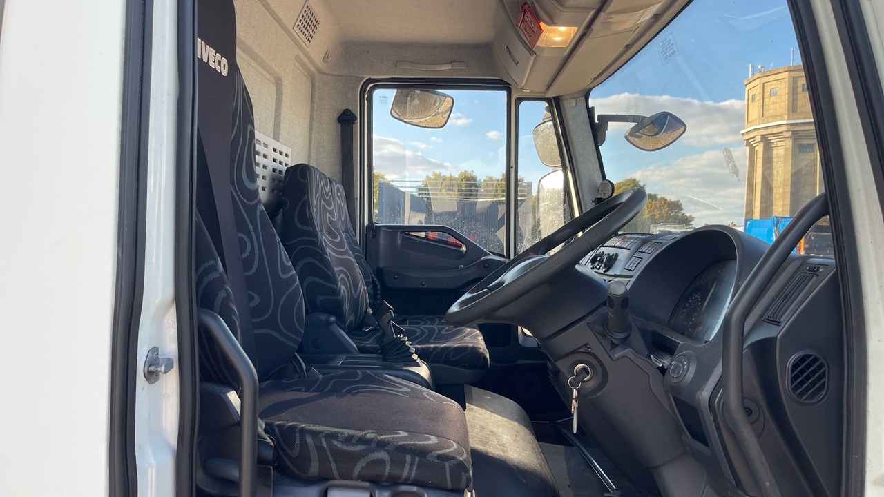 Iveco Eurocargo 75E16 - Dobozos felépítményű teherautó: 5 kép. Iveco Eurocargo 75E16 - Dobozos felépítményű teherautó: 5 kép.