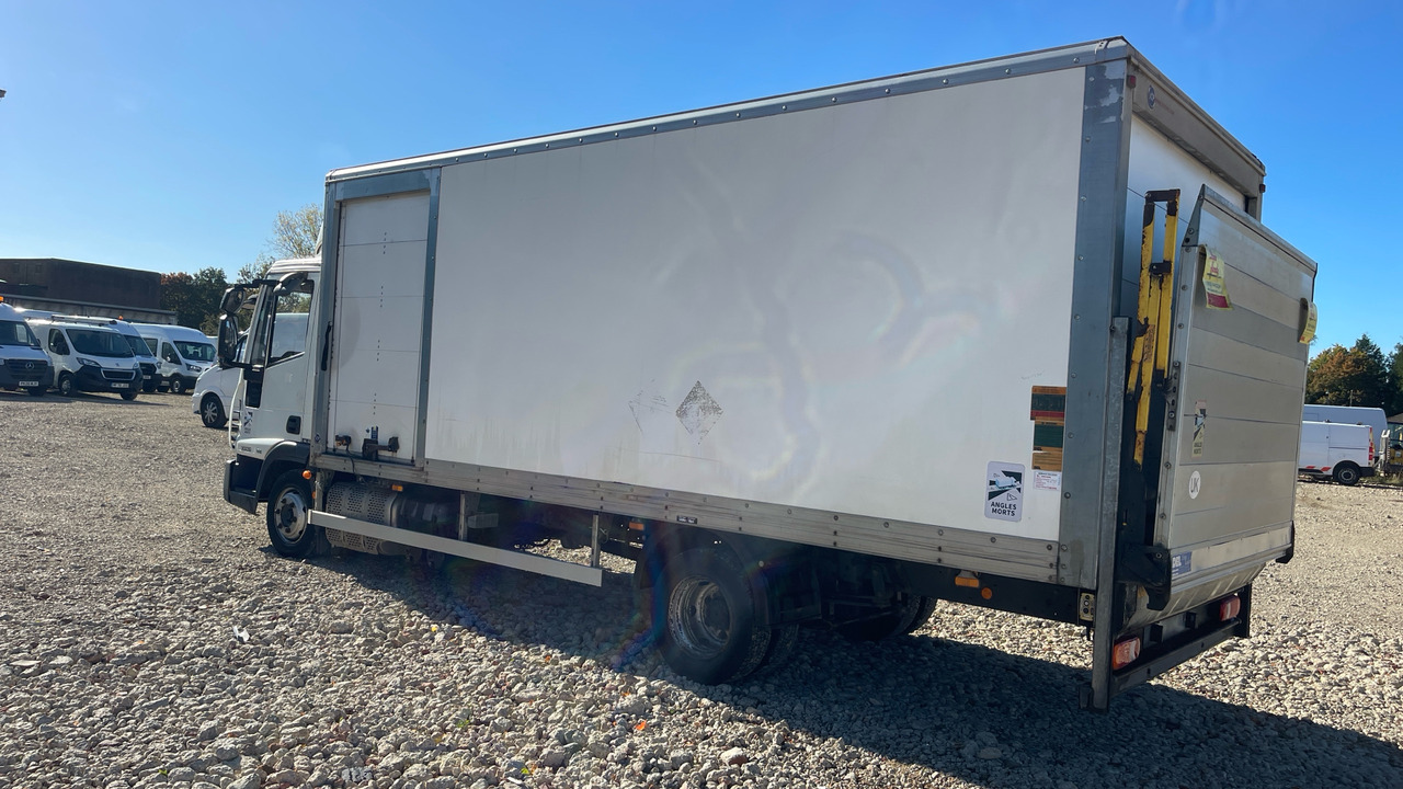 Iveco Eurocargo 75E16 - Dobozos felépítményű teherautó: 3 kép. Iveco Eurocargo 75E16 - Dobozos felépítményű teherautó: 3 kép.