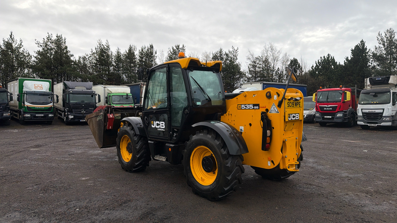 JCB 535-95 - Teleszkópos rakodó: 3 kép. JCB 535-95 - Teleszkópos rakodó: 3 kép.
