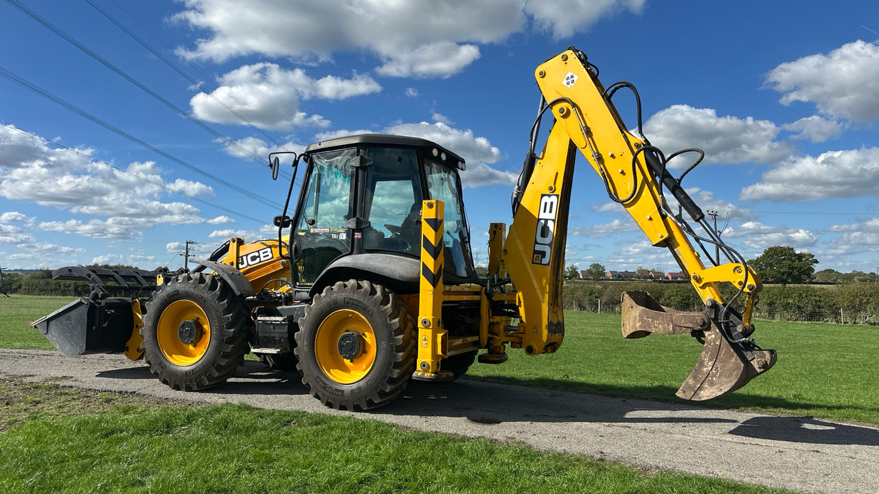 JCB 5CX ECO - Kotrórakodó: 3 kép. JCB 5CX ECO - Kotrórakodó: 3 kép.