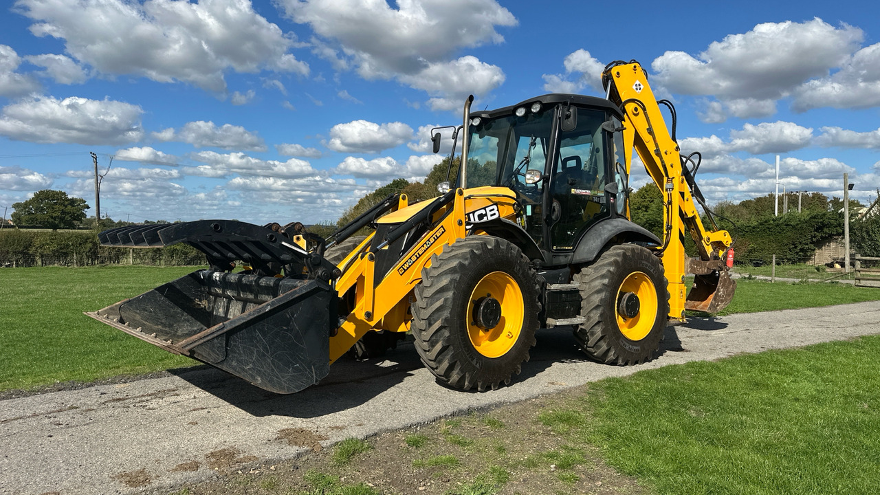 JCB 5CX ECO - Kotrórakodó: 2 kép. JCB 5CX ECO - Kotrórakodó: 2 kép.