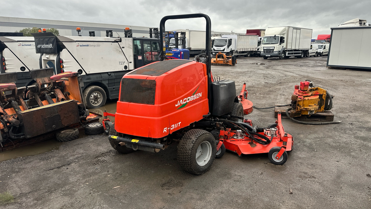 Jacobsen R311T - Kerti fűkasza: 4 kép. Jacobsen R311T - Kerti fűkasza: 4 kép.