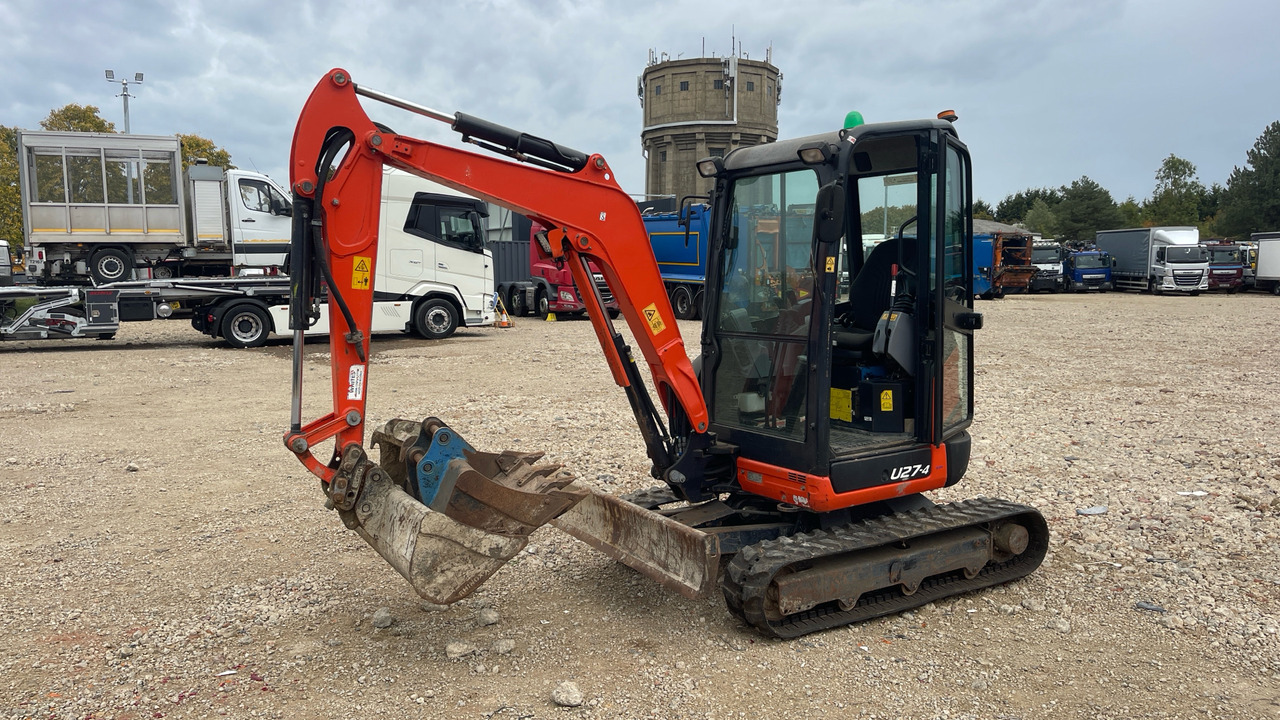 KUBOTA U27-4 - Minikotró: 1 kép. KUBOTA U27-4 - Minikotró: 1 kép.