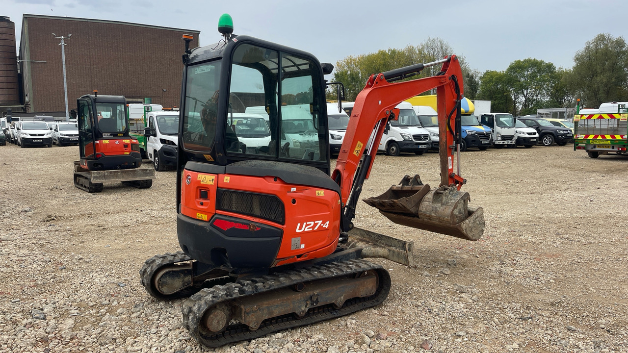 KUBOTA U27-4 - Minikotró: 3 kép. KUBOTA U27-4 - Minikotró: 3 kép.