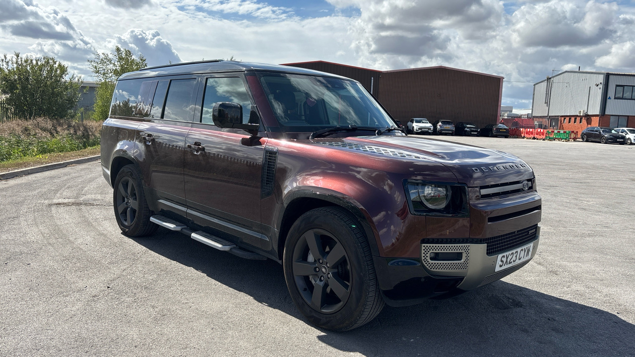LAND ROVER DEFENDER 3.0 D300 X-Dynamic HSE 130 - Terepjáró/ SUV: 1 kép. LAND ROVER DEFENDER 3.0 D300 X-Dynamic HSE 130 - Terepjáró/ SUV: 1 kép.