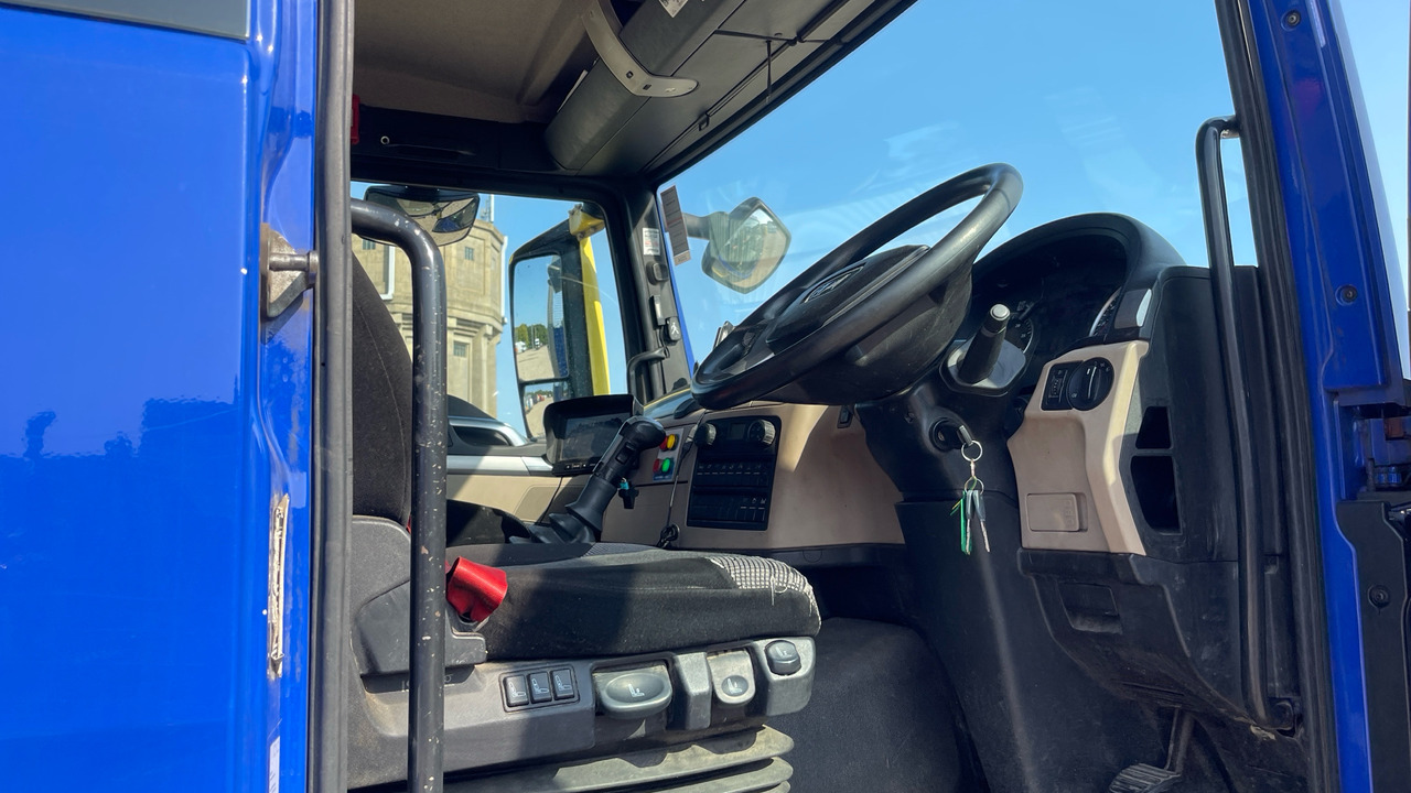 MAN TGS 26.360 - Platós teherautó, Darus autó: 5 kép. MAN TGS 26.360 - Platós teherautó, Darus autó: 5 kép.