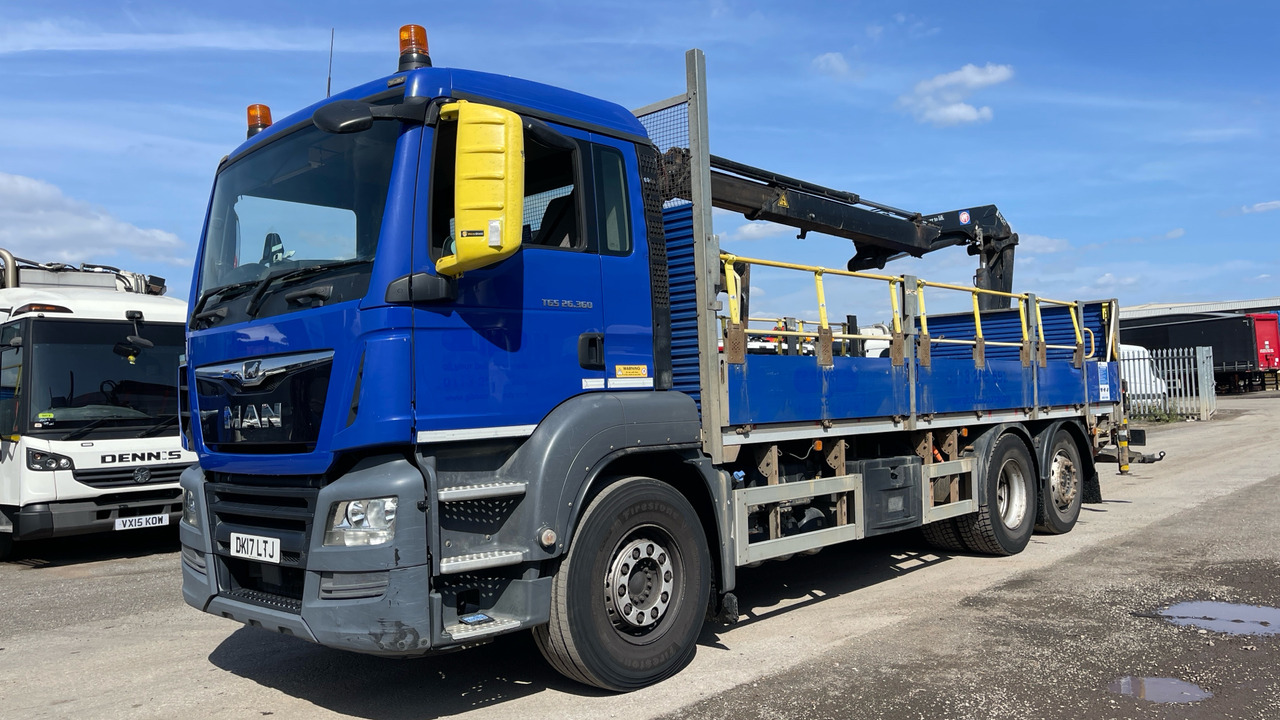 MAN TGS 26.360 - Platós teherautó, Darus autó: 2 kép. MAN TGS 26.360 - Platós teherautó, Darus autó: 2 kép.