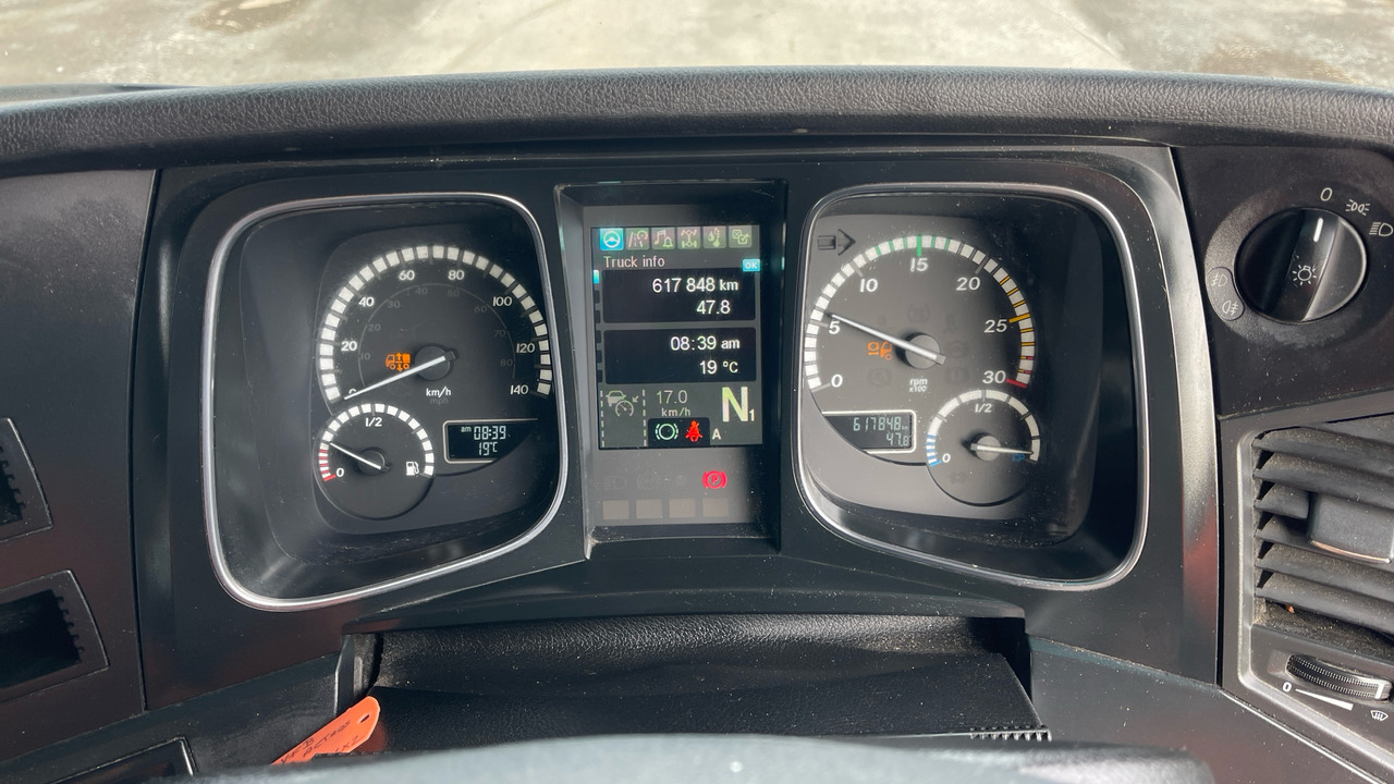 Ponyvás teherautó MERCEDES-BENZ ACTROS  2530: 6 kép.