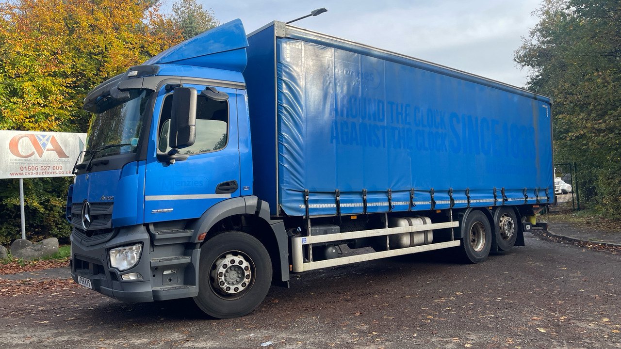 MERCEDES-BENZ ANTOS 2532 - Ponyvás teherautó: 2 kép. MERCEDES-BENZ ANTOS 2532 - Ponyvás teherautó: 2 kép.