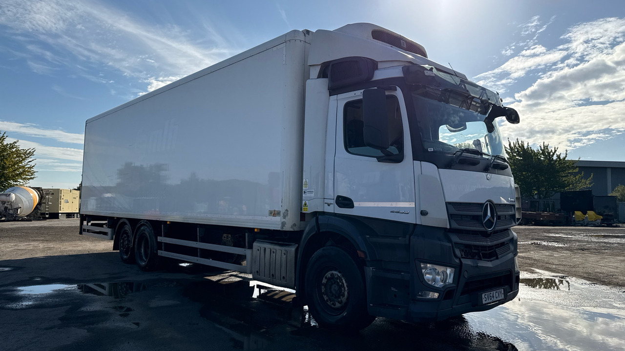 MERCEDES-BENZ ANTOS 2533 - Hűtős teherautó: 1 kép. MERCEDES-BENZ ANTOS 2533 - Hűtős teherautó: 1 kép.