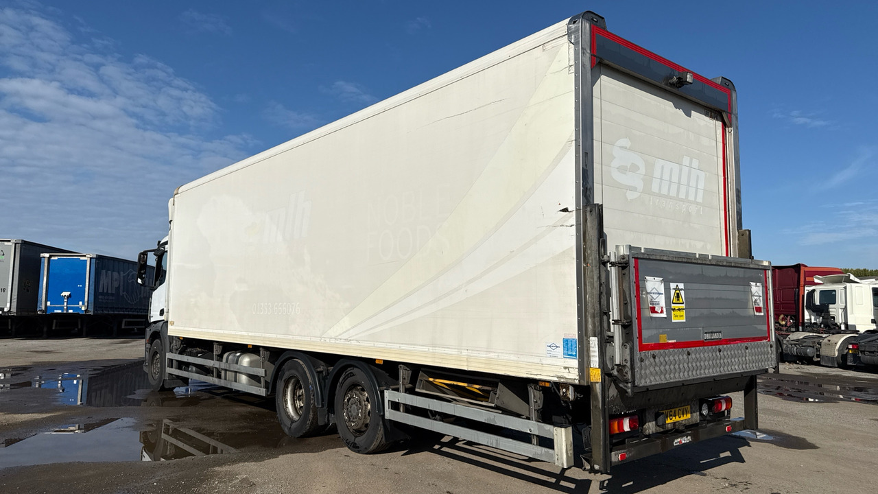 MERCEDES-BENZ ANTOS 2533 - Hűtős teherautó: 3 kép. MERCEDES-BENZ ANTOS 2533 - Hűtős teherautó: 3 kép.