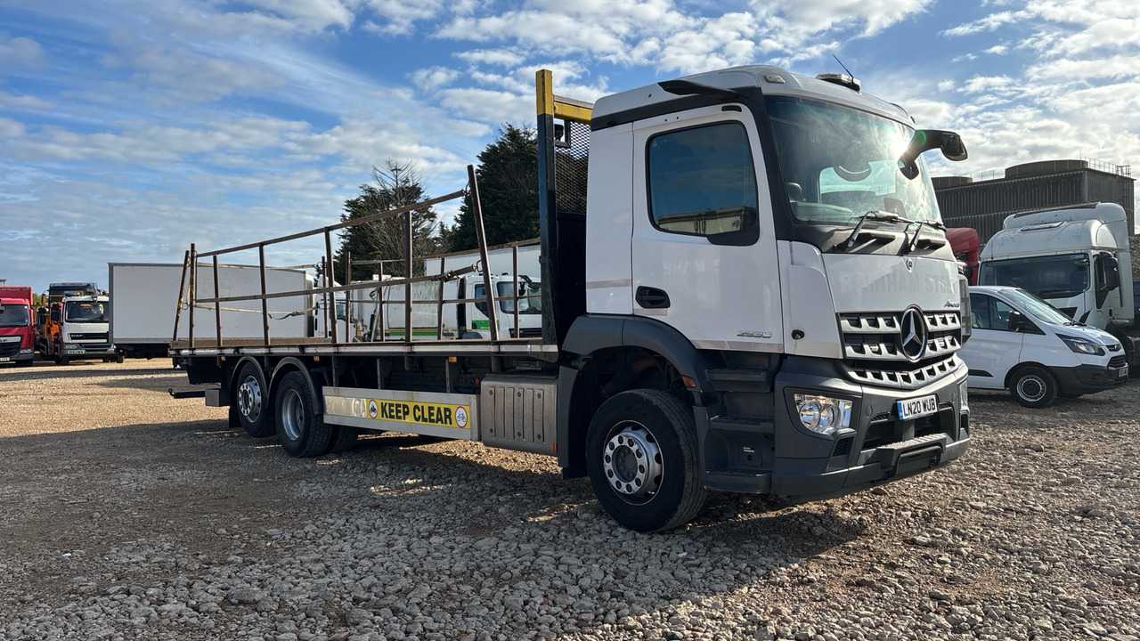MERCEDES-BENZ AROCS 2535 - Platós teherautó: 1 kép. MERCEDES-BENZ AROCS 2535 - Platós teherautó: 1 kép.