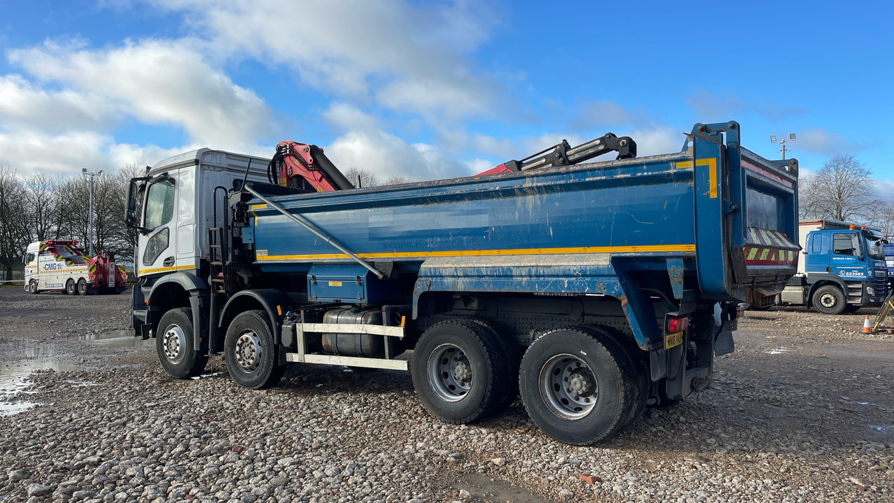 MERCEDES-BENZ AROCS - Billenőplatós teherautó, Darus autó: 3 kép. MERCEDES-BENZ AROCS - Billenőplatós teherautó, Darus autó: 3 kép.