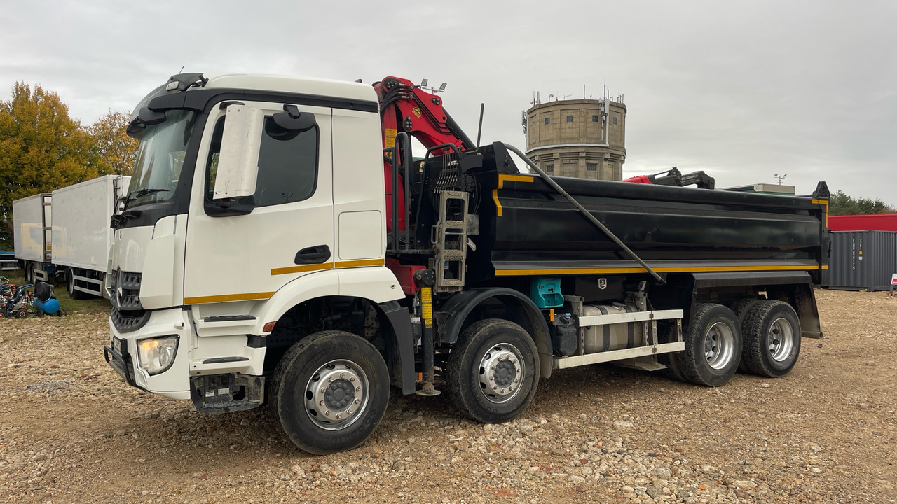 MERCEDES-BENZ AROCS - Billenőplatós teherautó, Darus autó: 2 kép. MERCEDES-BENZ AROCS - Billenőplatós teherautó, Darus autó: 2 kép.