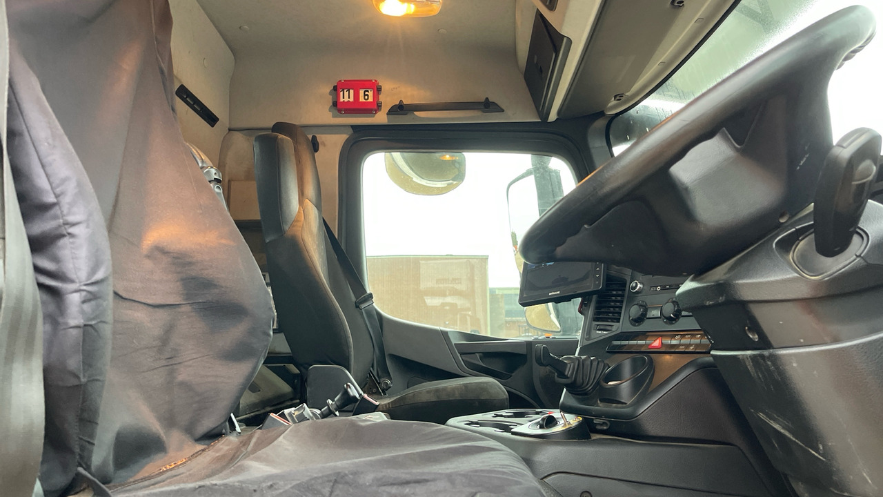 MERCEDES-BENZ AROCS - Billenőplatós teherautó, Darus autó: 5 kép. MERCEDES-BENZ AROCS - Billenőplatós teherautó, Darus autó: 5 kép.